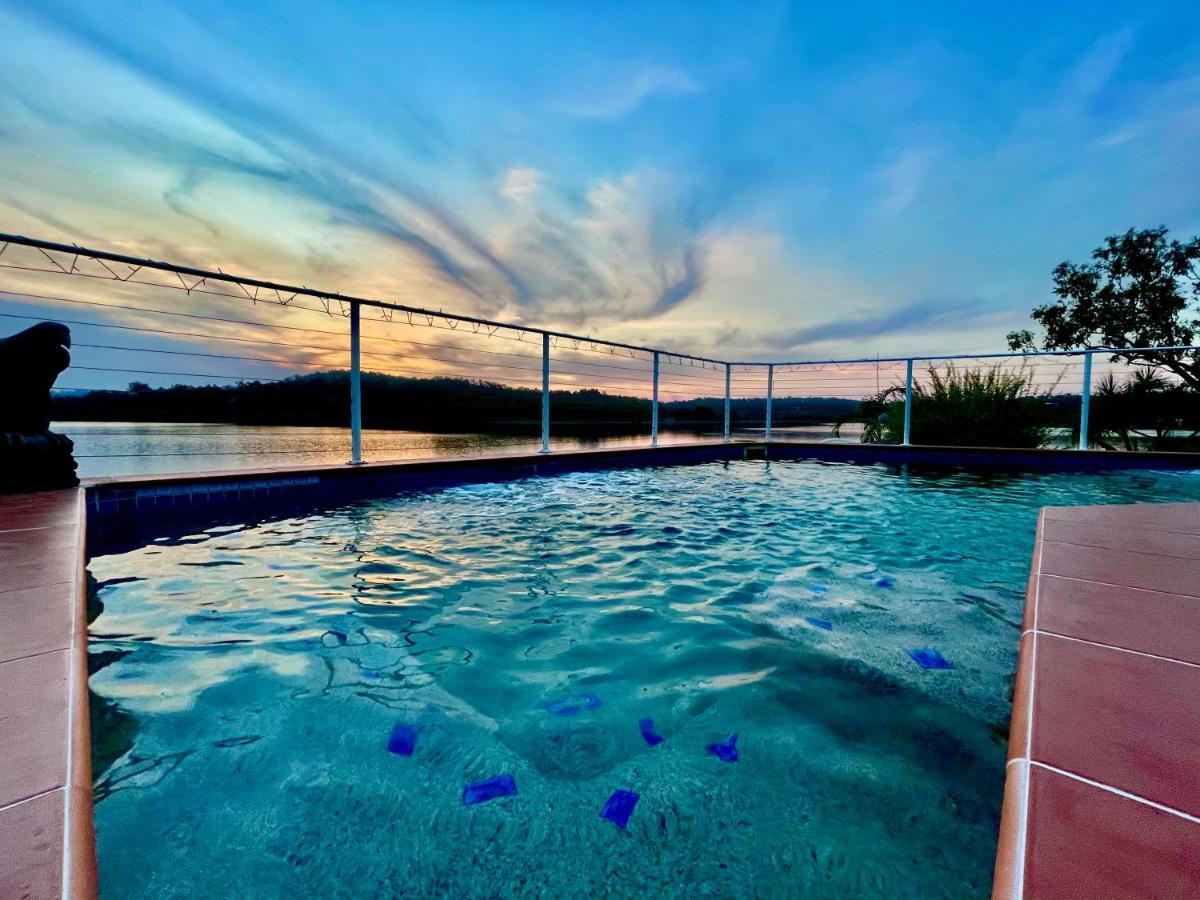 De Lago Resort On Lake Bennett Buitenkant foto